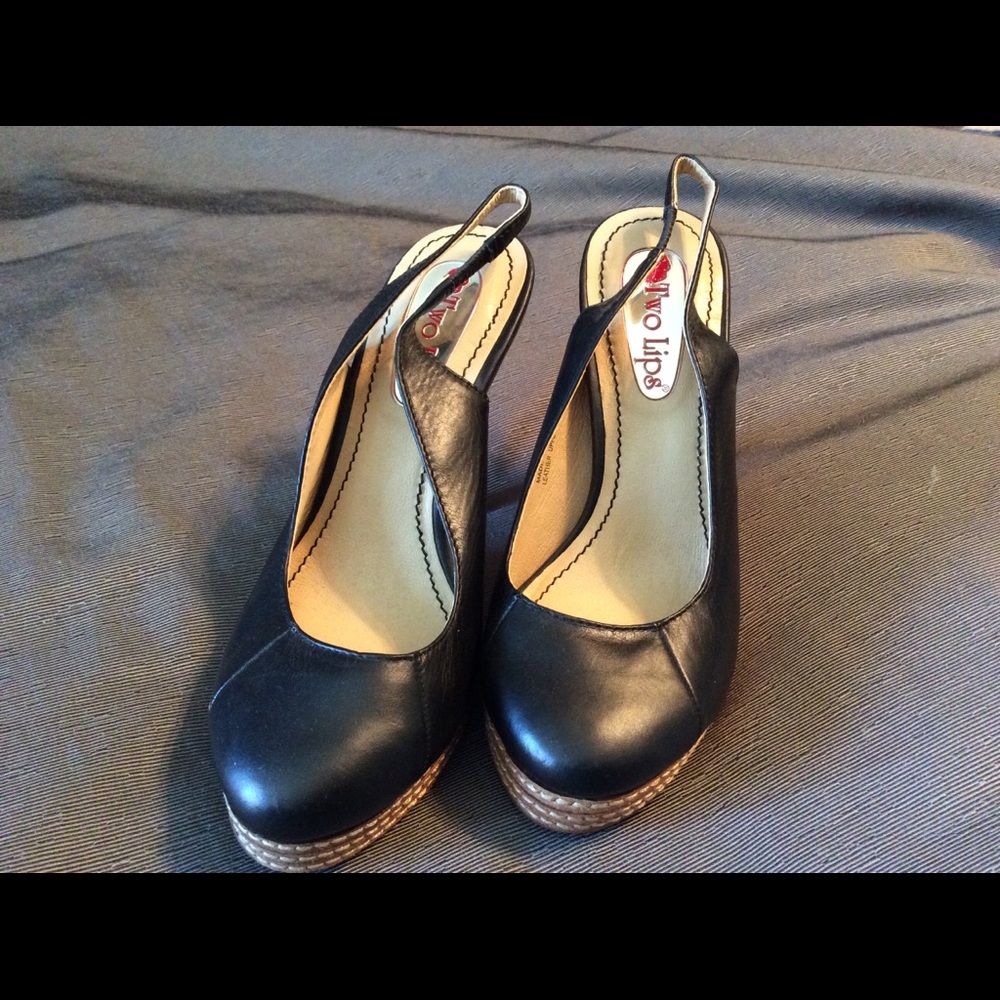 Two lips slingback heels